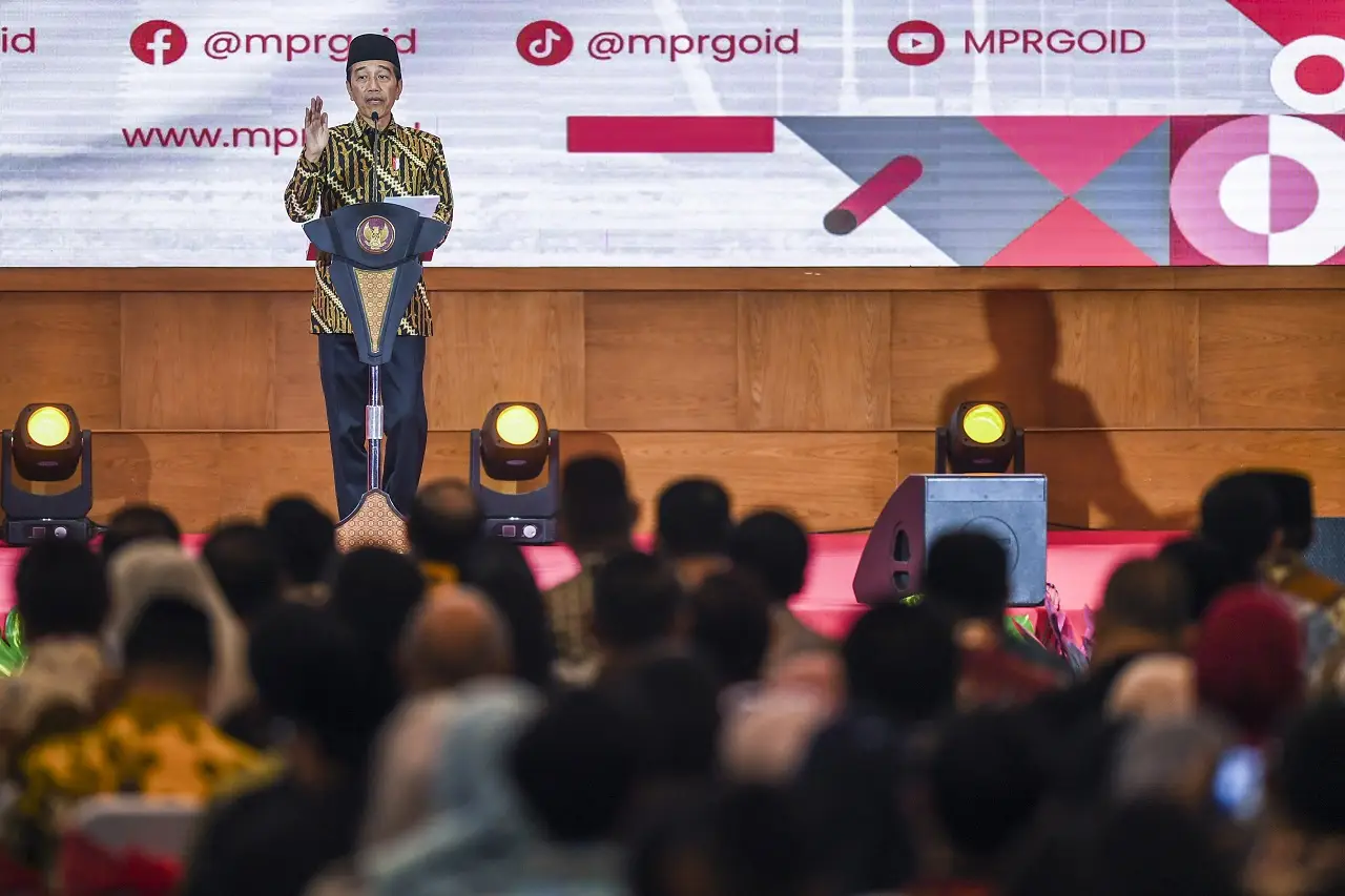 Jokowi Hadiri Peringatan...