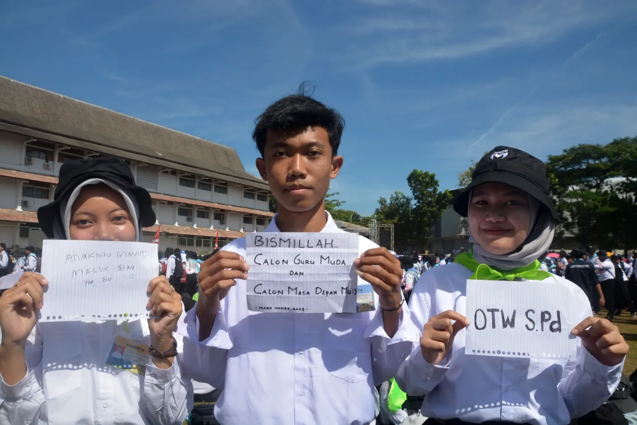 10.928 Mahasiswa Baru...