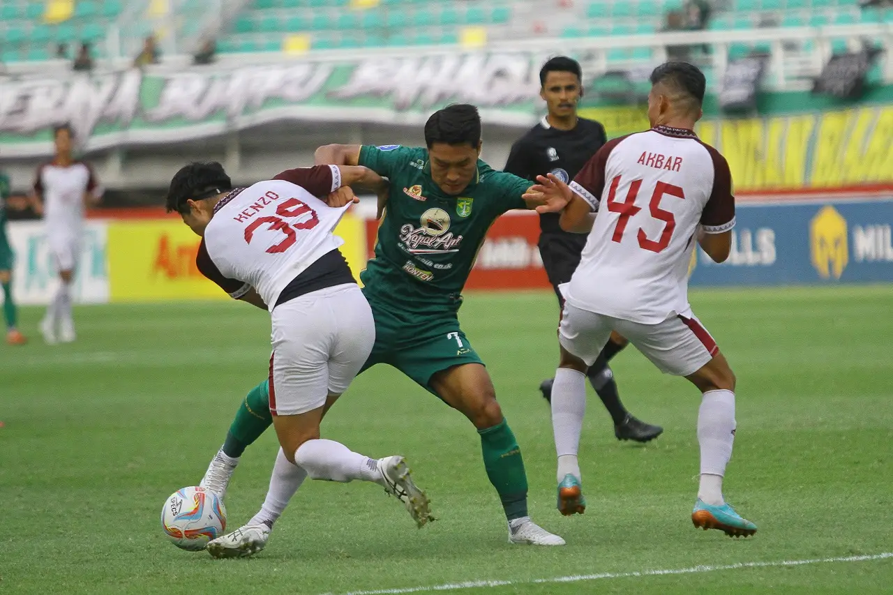 Persebaya Surabaya Kalahkan...