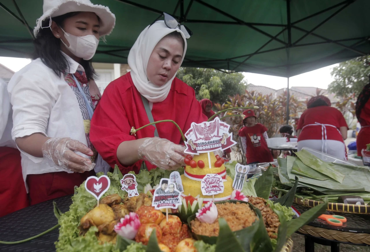 Keseruan Lomba Menghias...