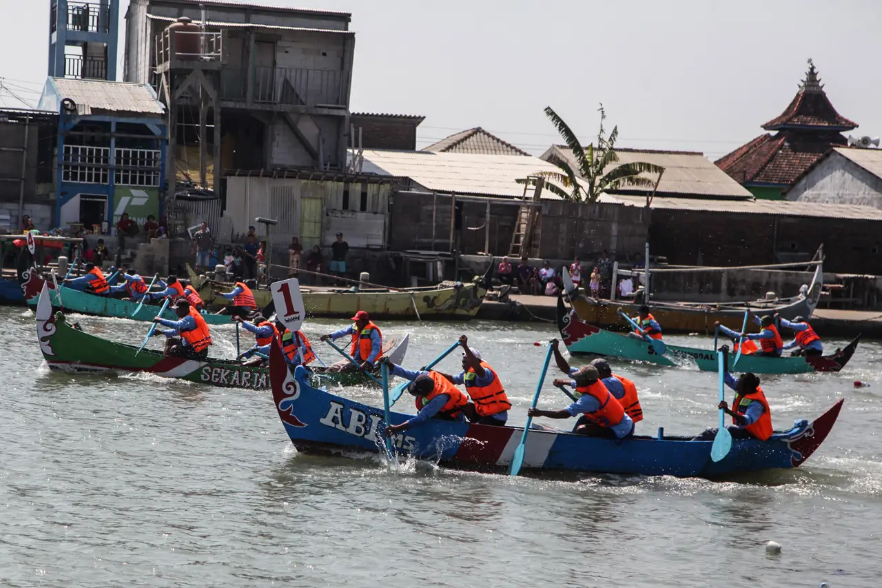 Lomba Dayung Perahu...