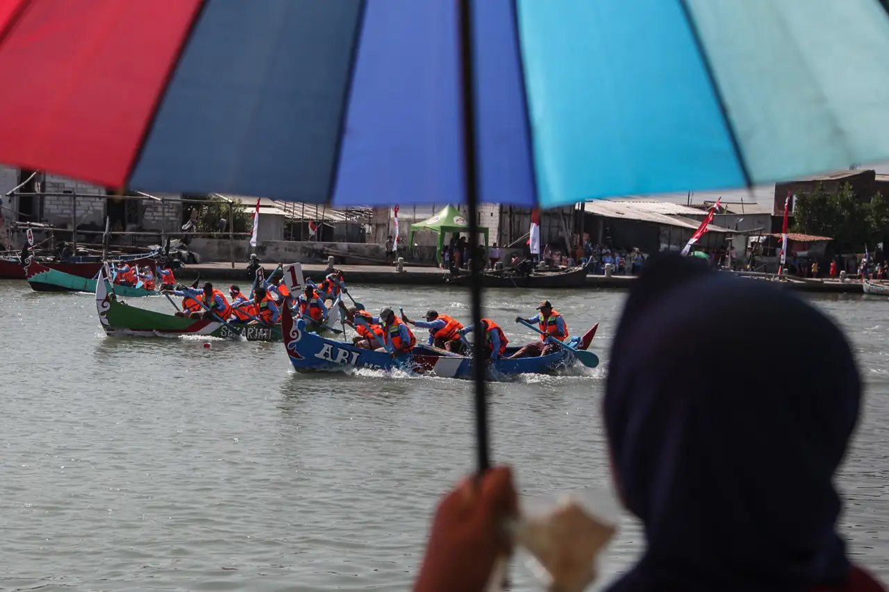 Lomba Dayung Perahu...