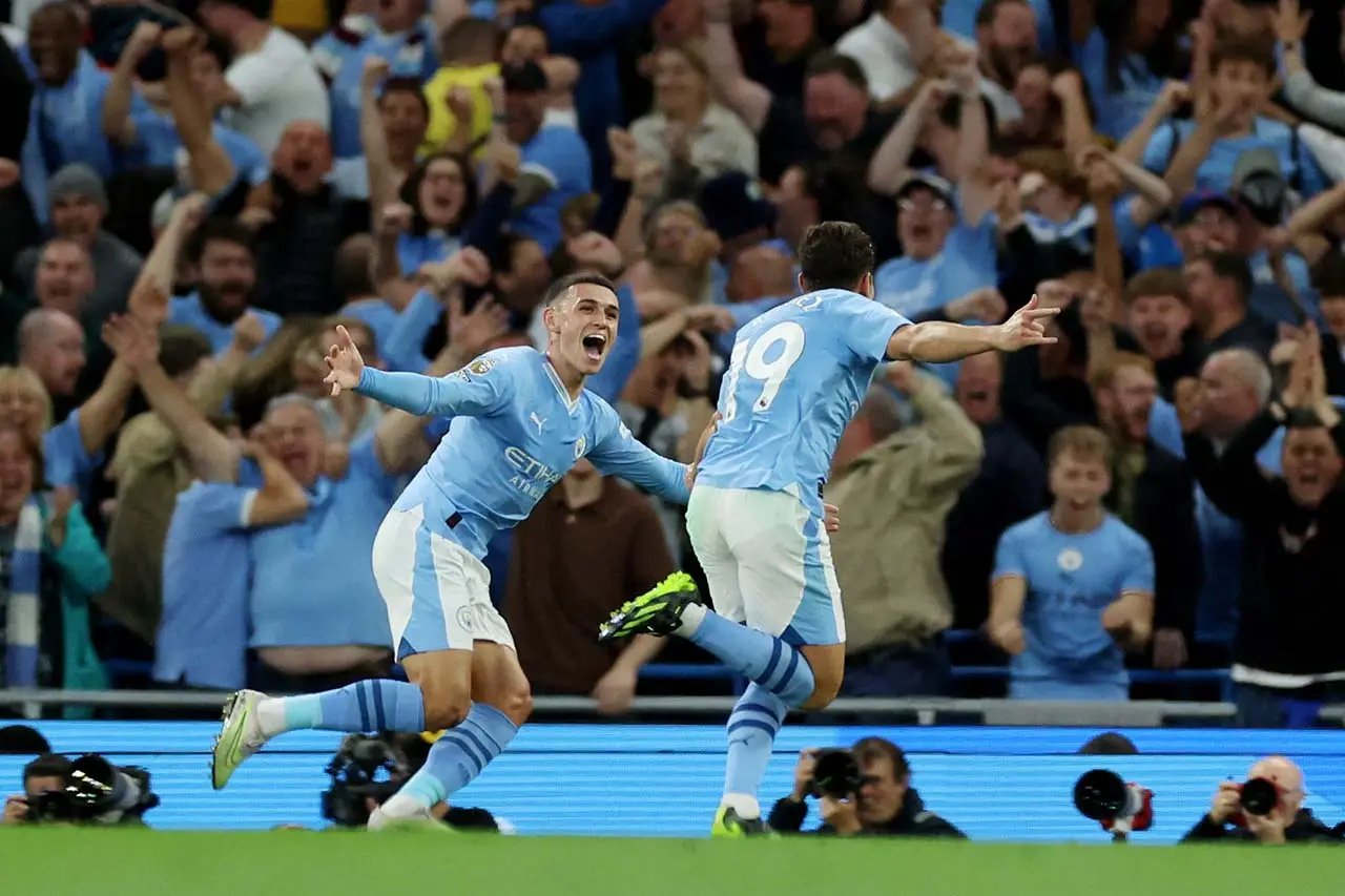 Phil Foden Gemilang,...