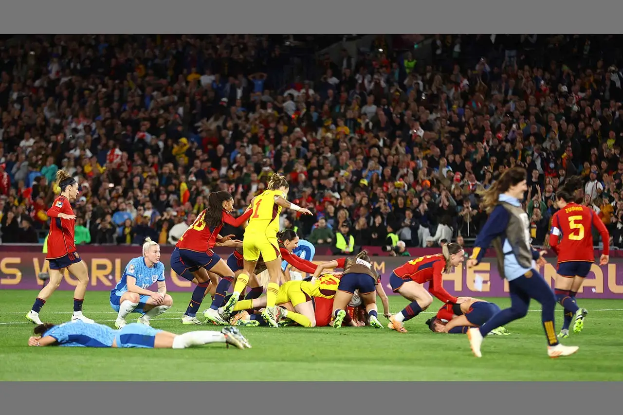 Spanyol Juara Piala...