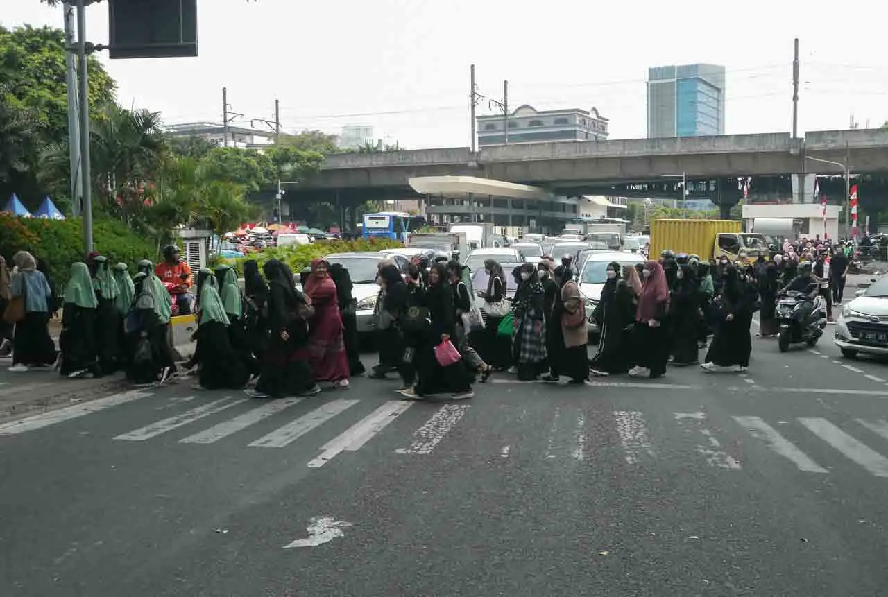 Jemaah Tabligh Akbar...