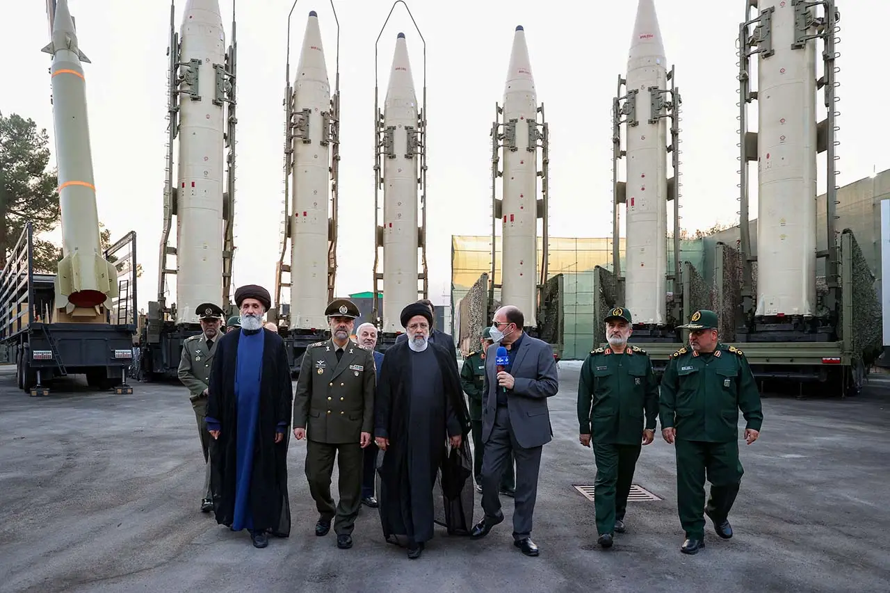 Iran Pamer Drone Militer...