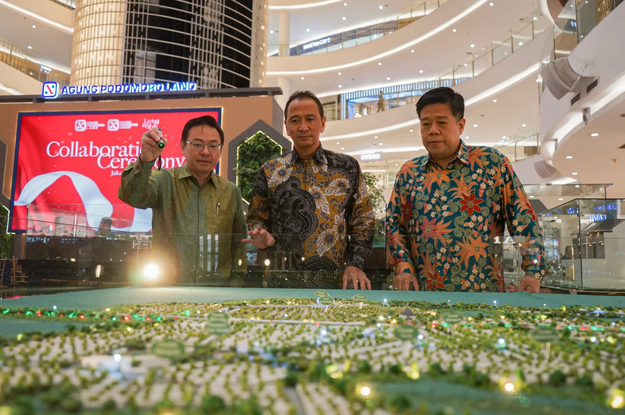 Agung Podomoro Hadirkan...
