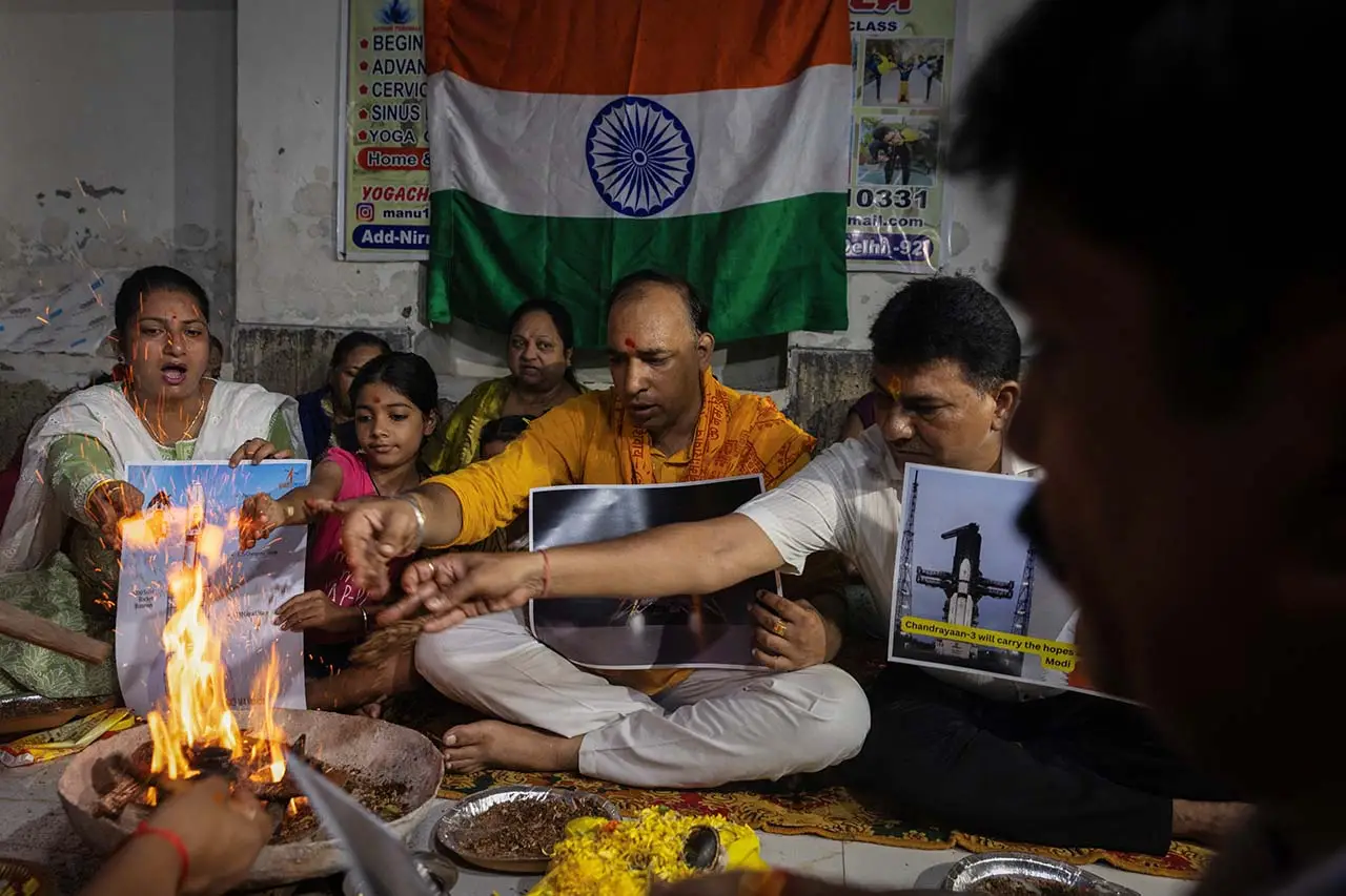 Chandrayaan-3 Sukses...