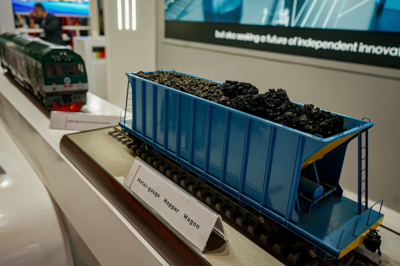 Melihat Pameran Kereta...