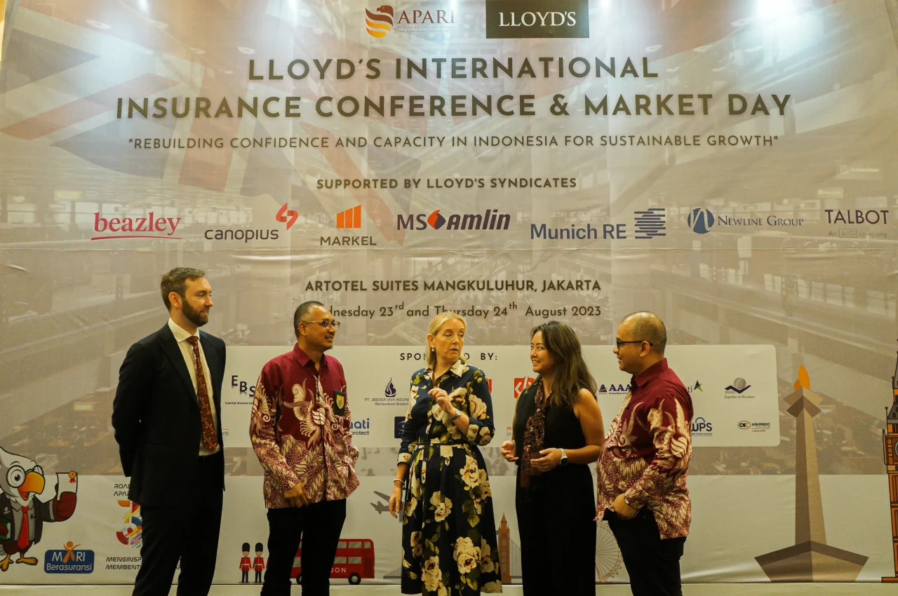 APARI dan Lloyd’s...