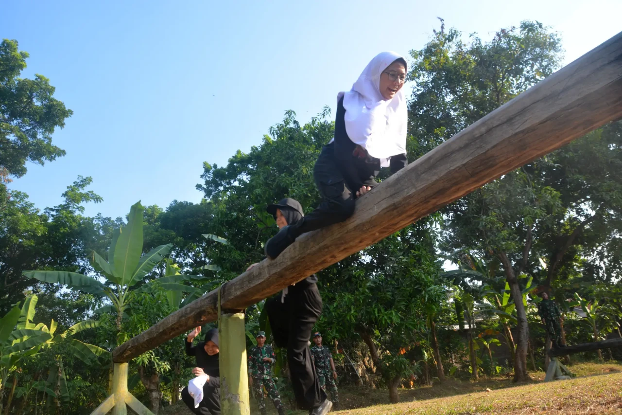 Keseruan Outbound Siswa...