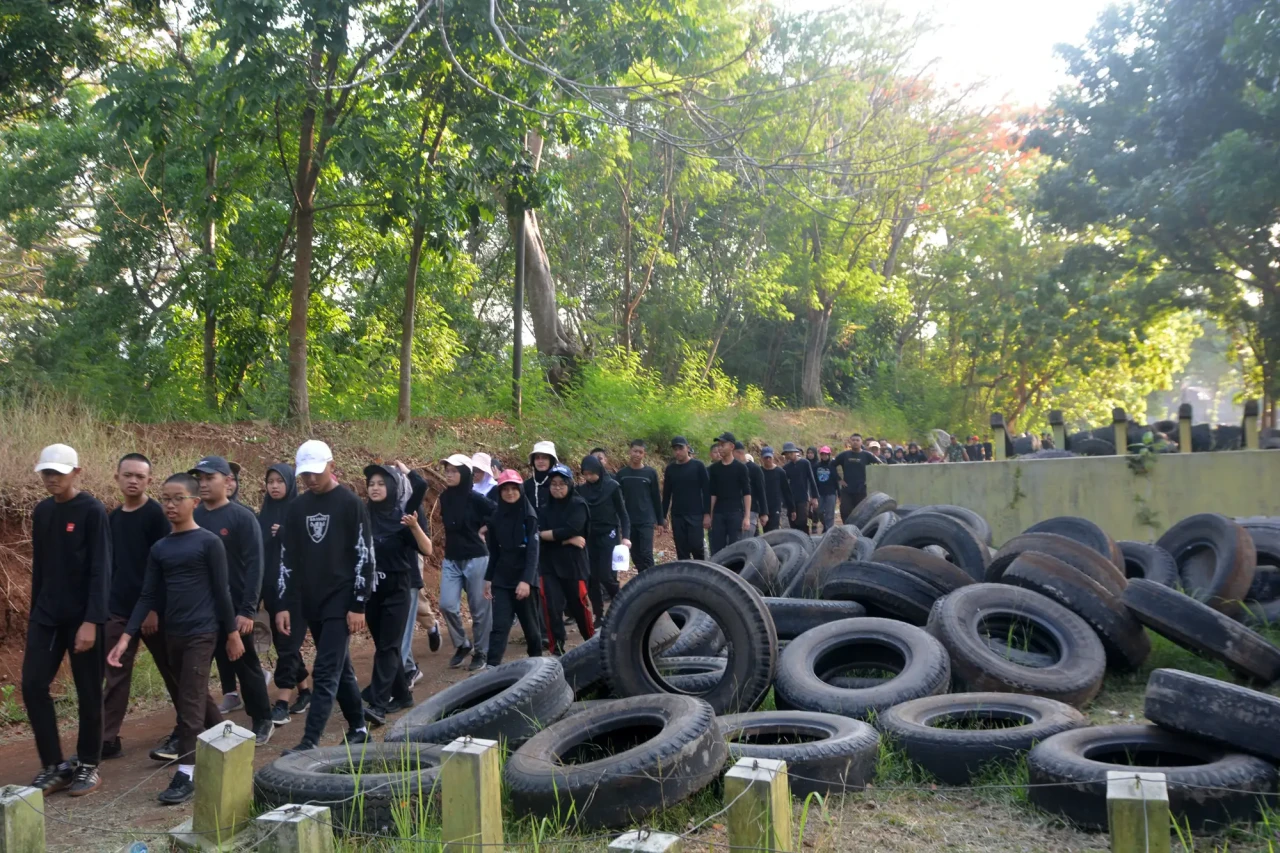 Keseruan Outbound Siswa...
