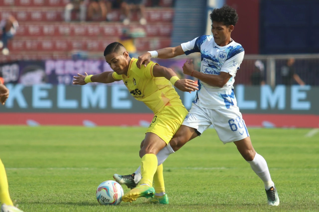 Persik Kediri Ditahan...