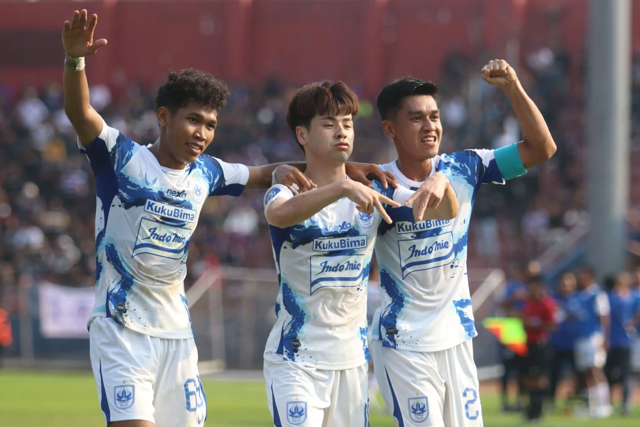 Persik Kediri Ditahan...