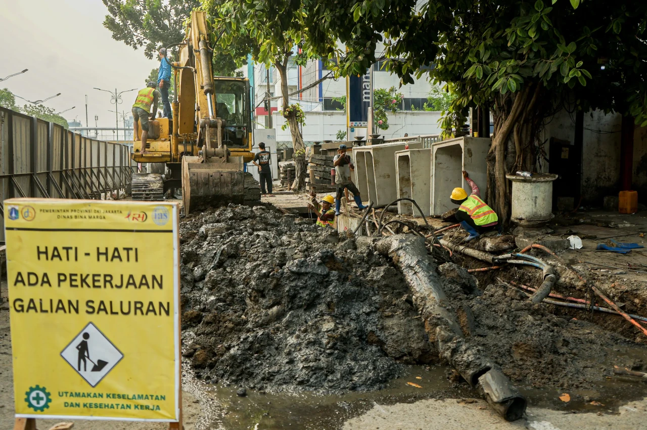 Pemprov DKI Bangun Pedestrian...