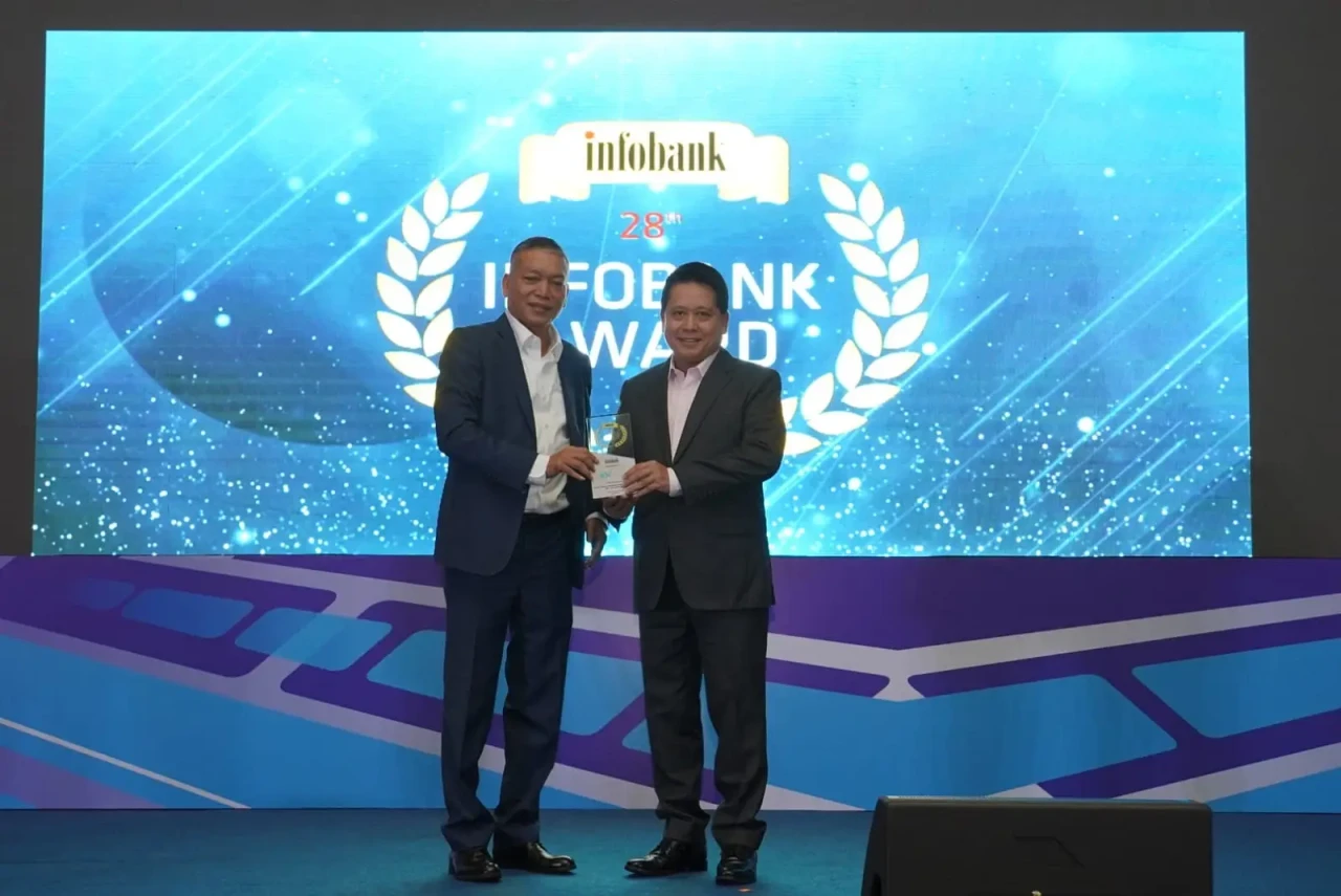 Terdepan di Sektor Bank...