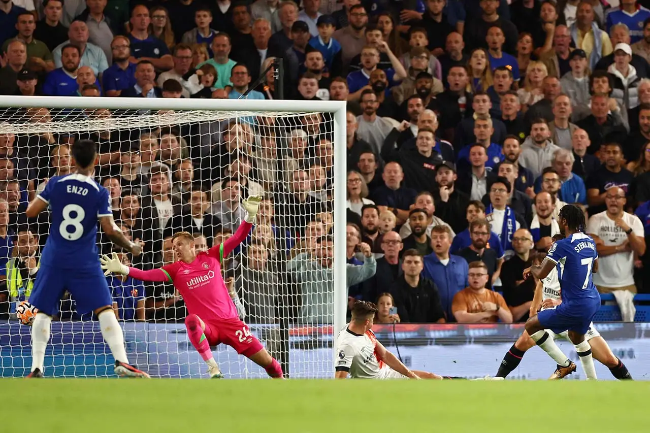 Raheem Sterling Kesetanan...