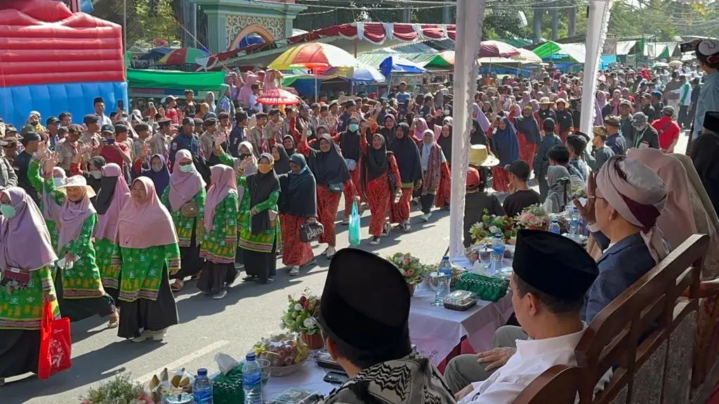 TGB Lepas Puluhan Ribu...