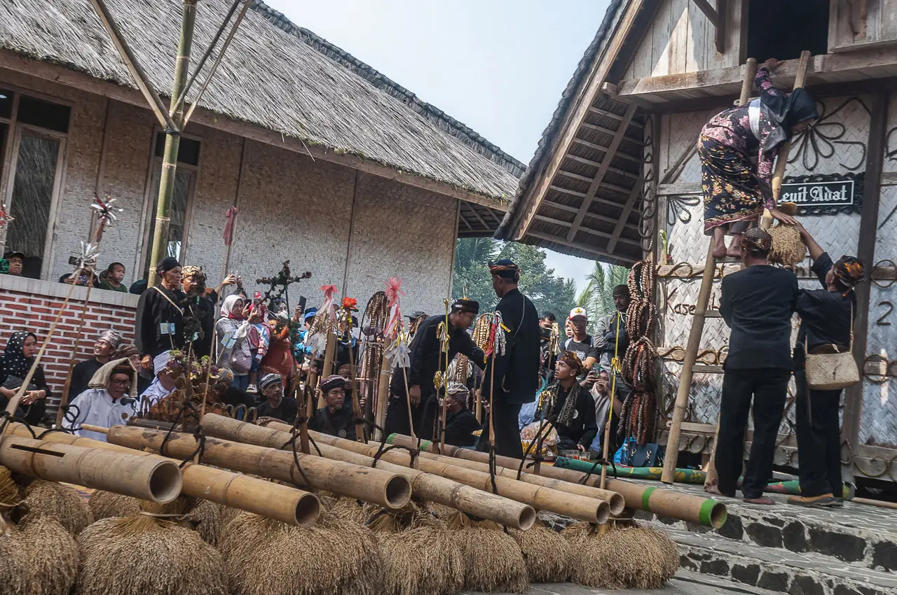 Tradisi Seren Taun Cisungsang