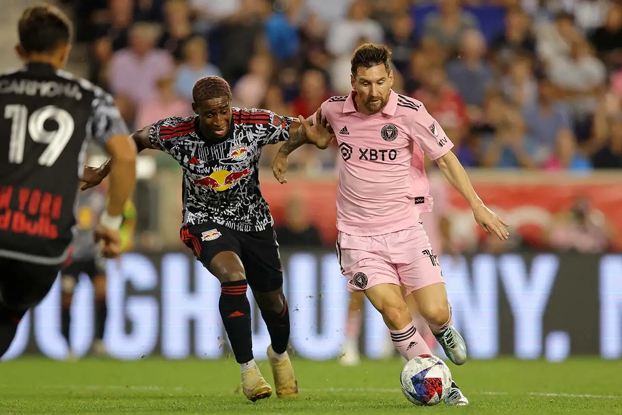 Debut MLS, Gol Spektakuler...