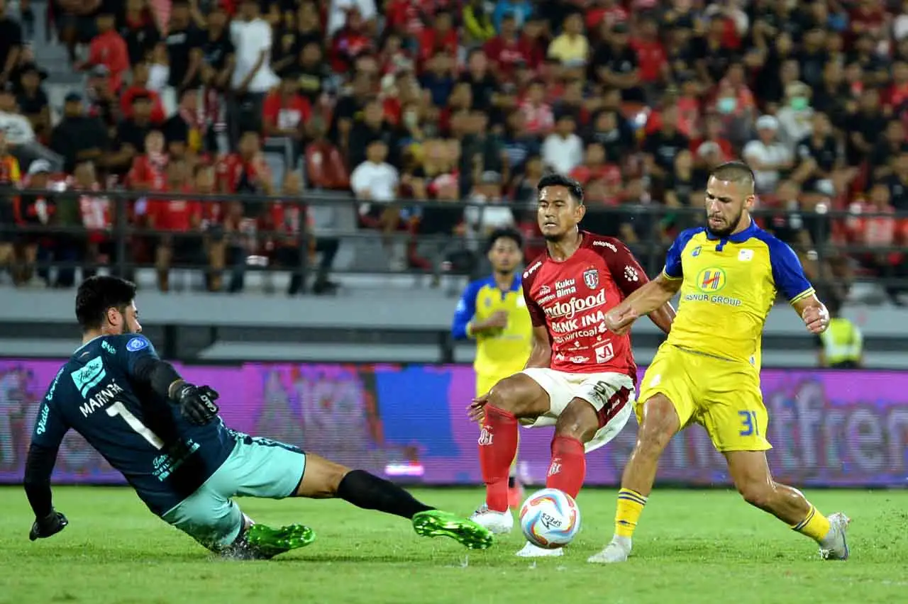 Bali United Benamkan...