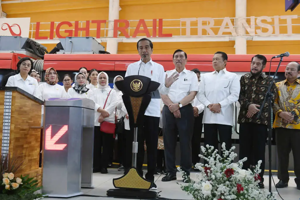 Presiden Resmikan LRT...
