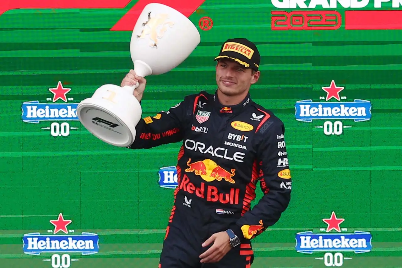Juara di Tengah Hujan...