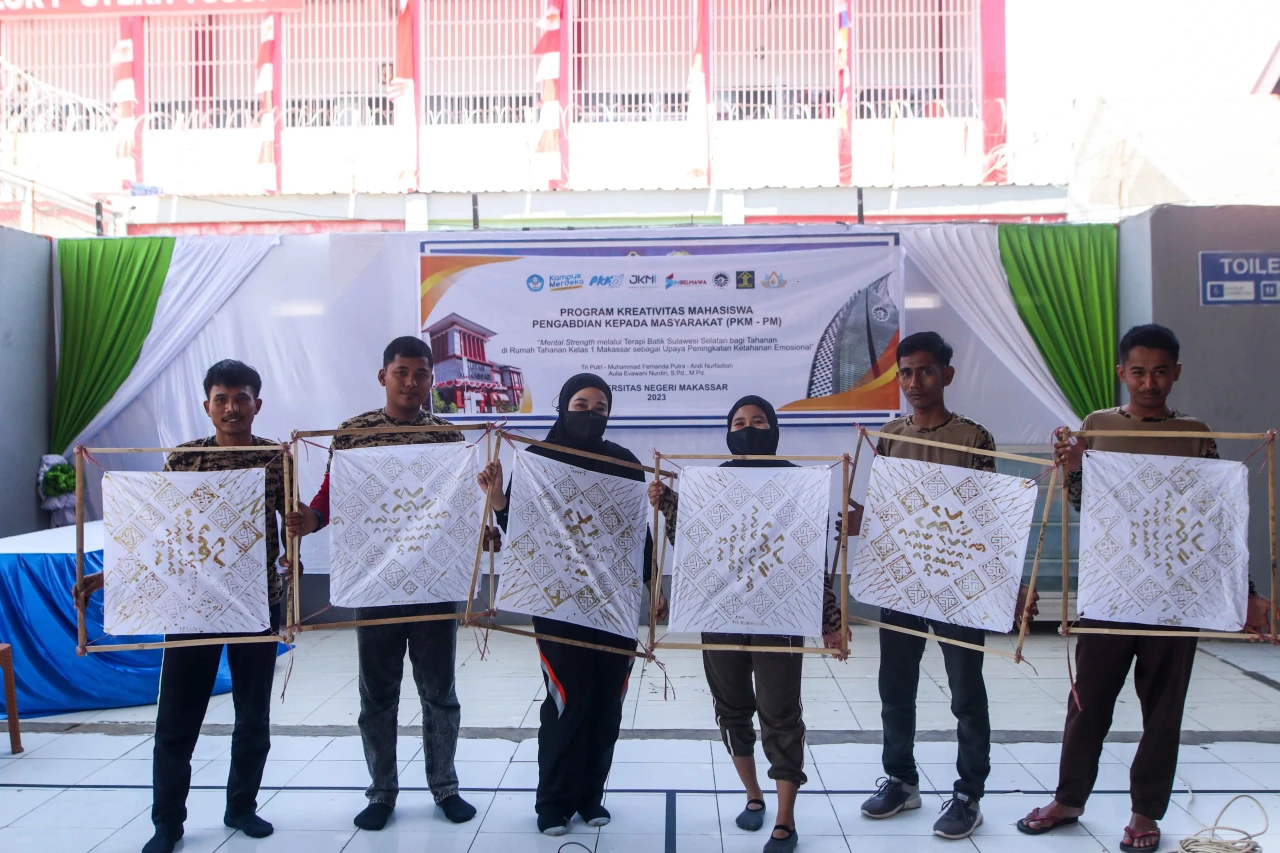 Mahasiswa UNM Ajak Warga...