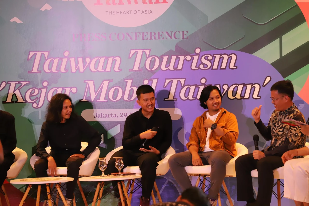 Promosikan Pariwisata,...