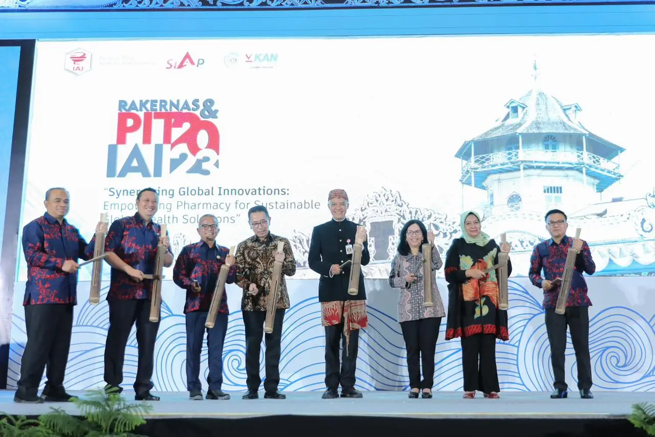 Ganjar Terharu Usai...
