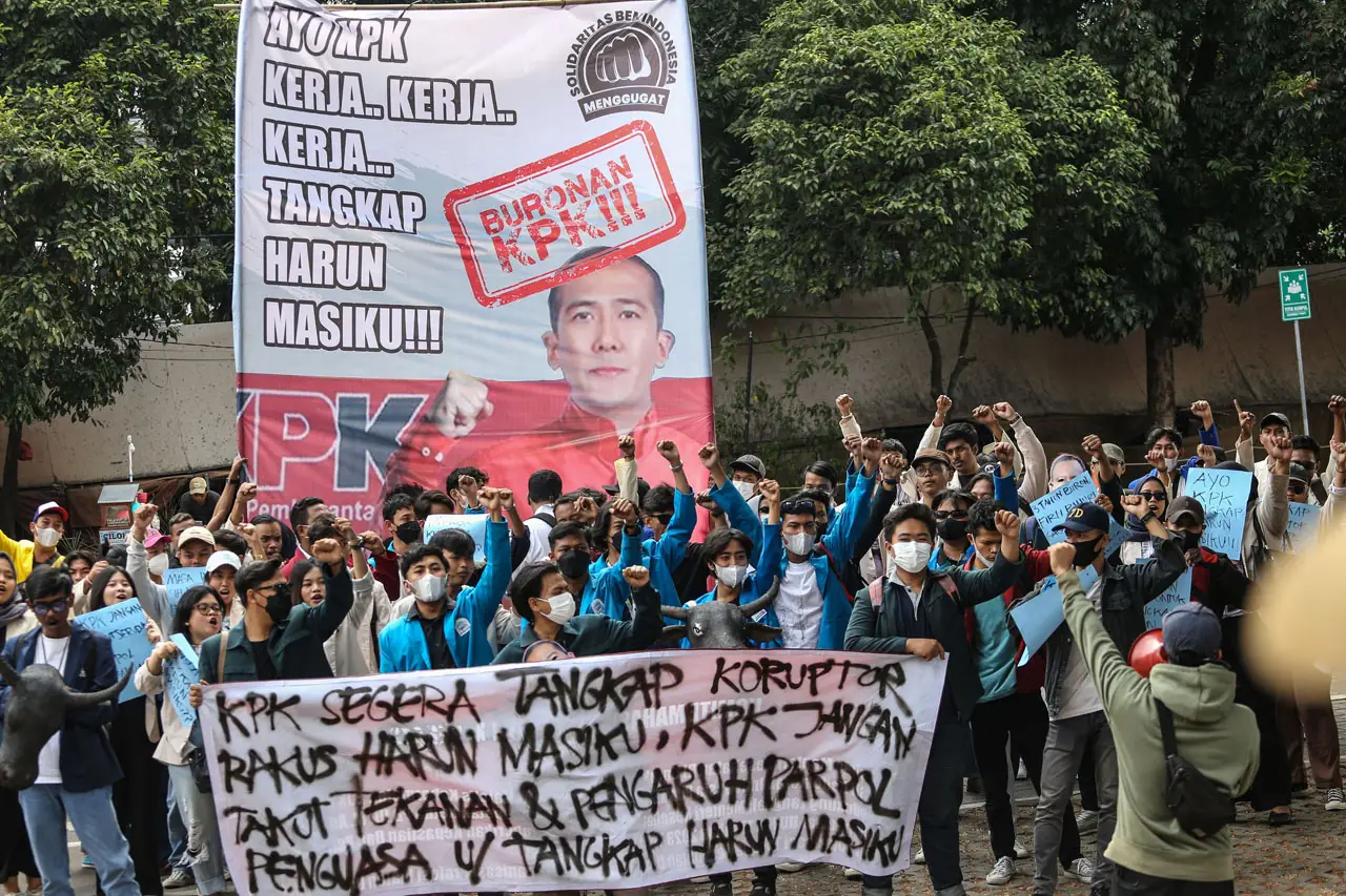 Aksi Mahasiswa Desak...