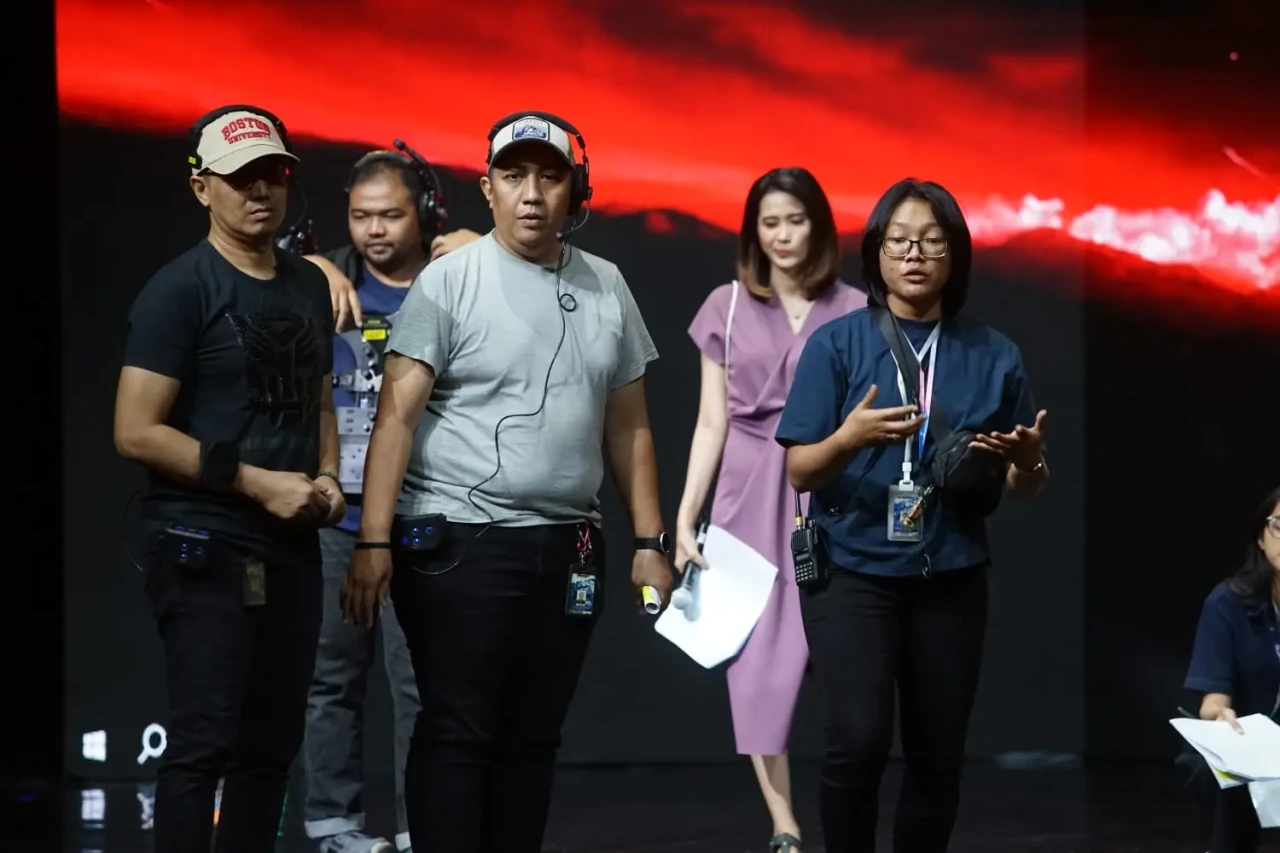 Bertabur Bintang, Begini...