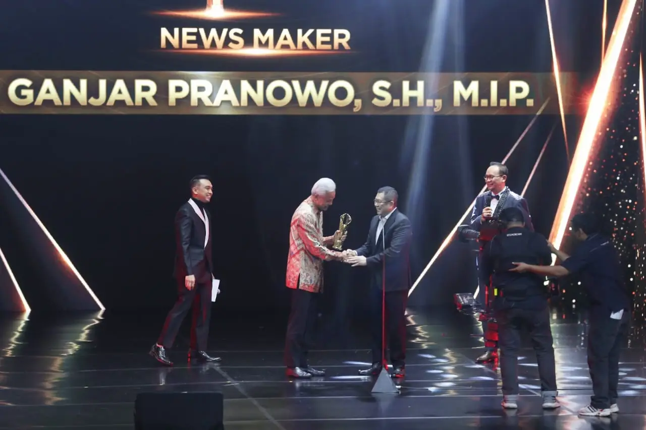 Ganjar Pranowo Raih...