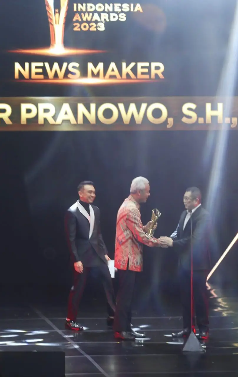 Ganjar Pranowo Raih...