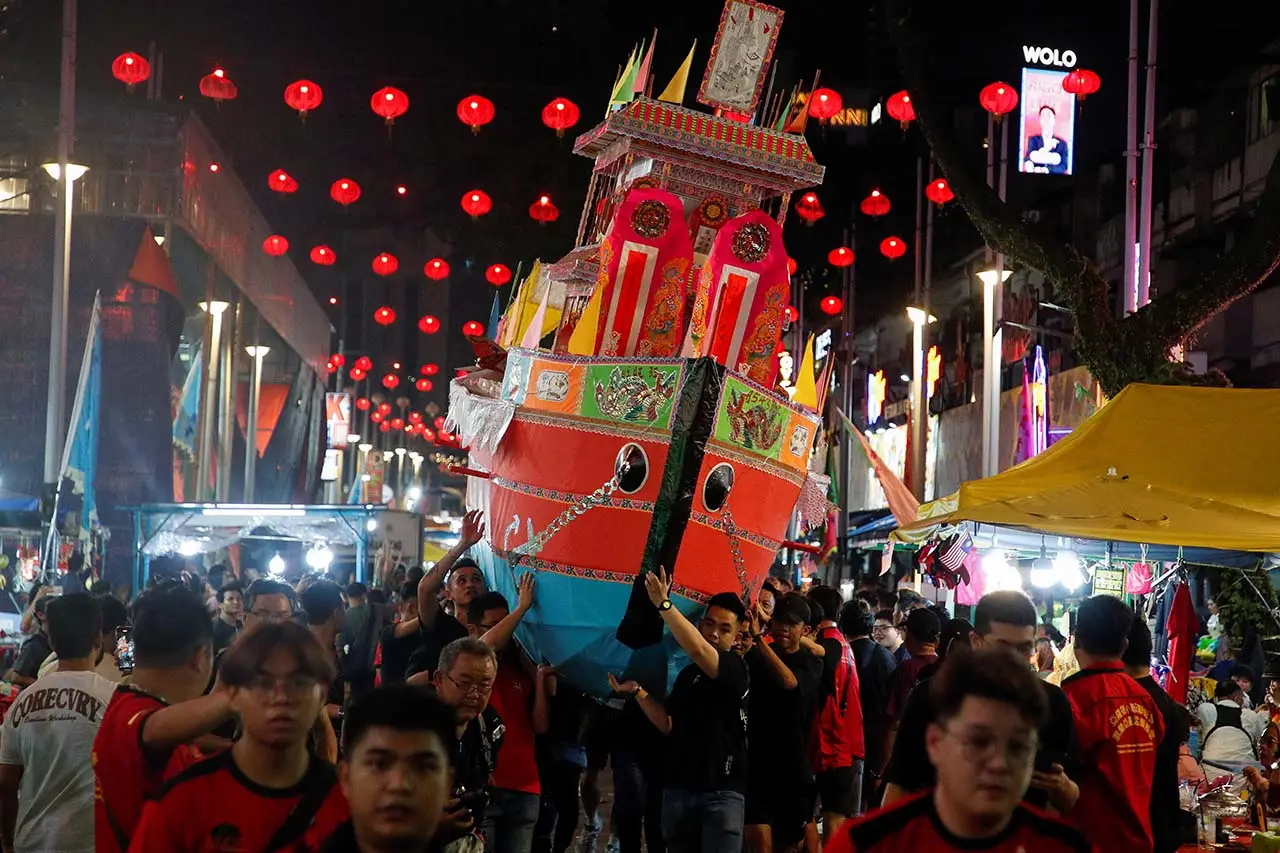 Kemeriahan Festival...