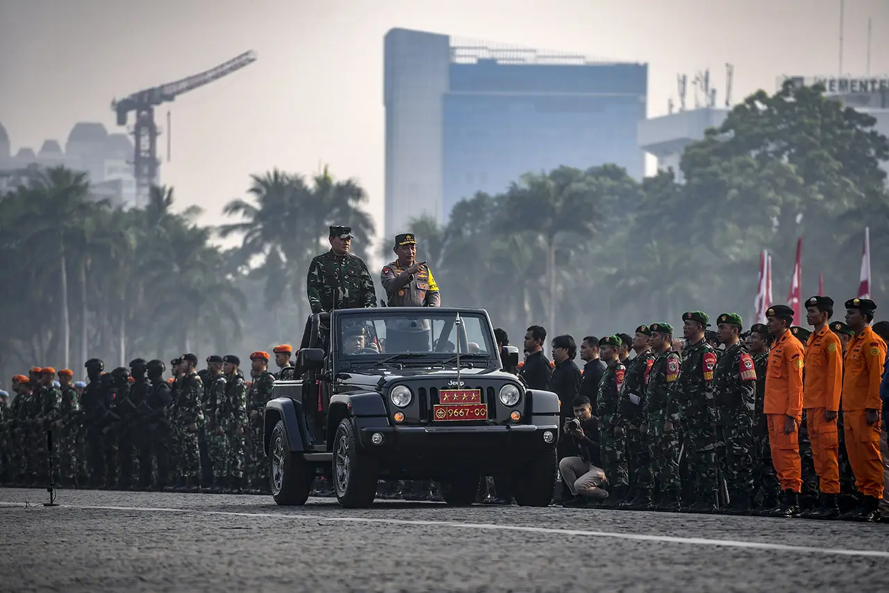 Belasan Ribu Personel...