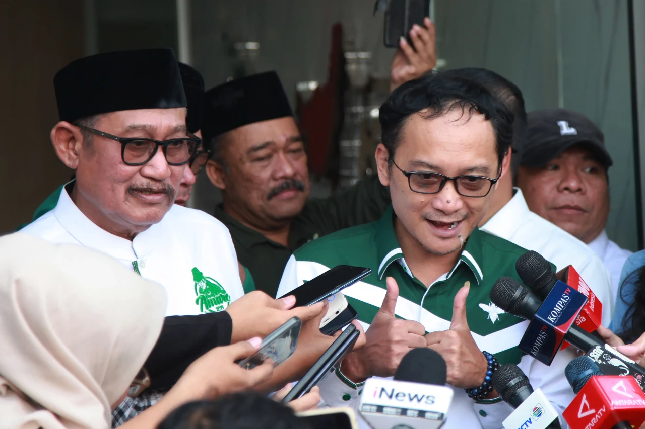 Gayung Bersambut, PKB...