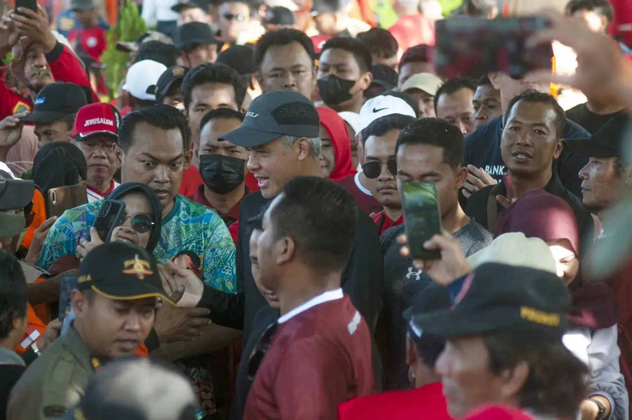 Ganjar Pranowo Jalan...