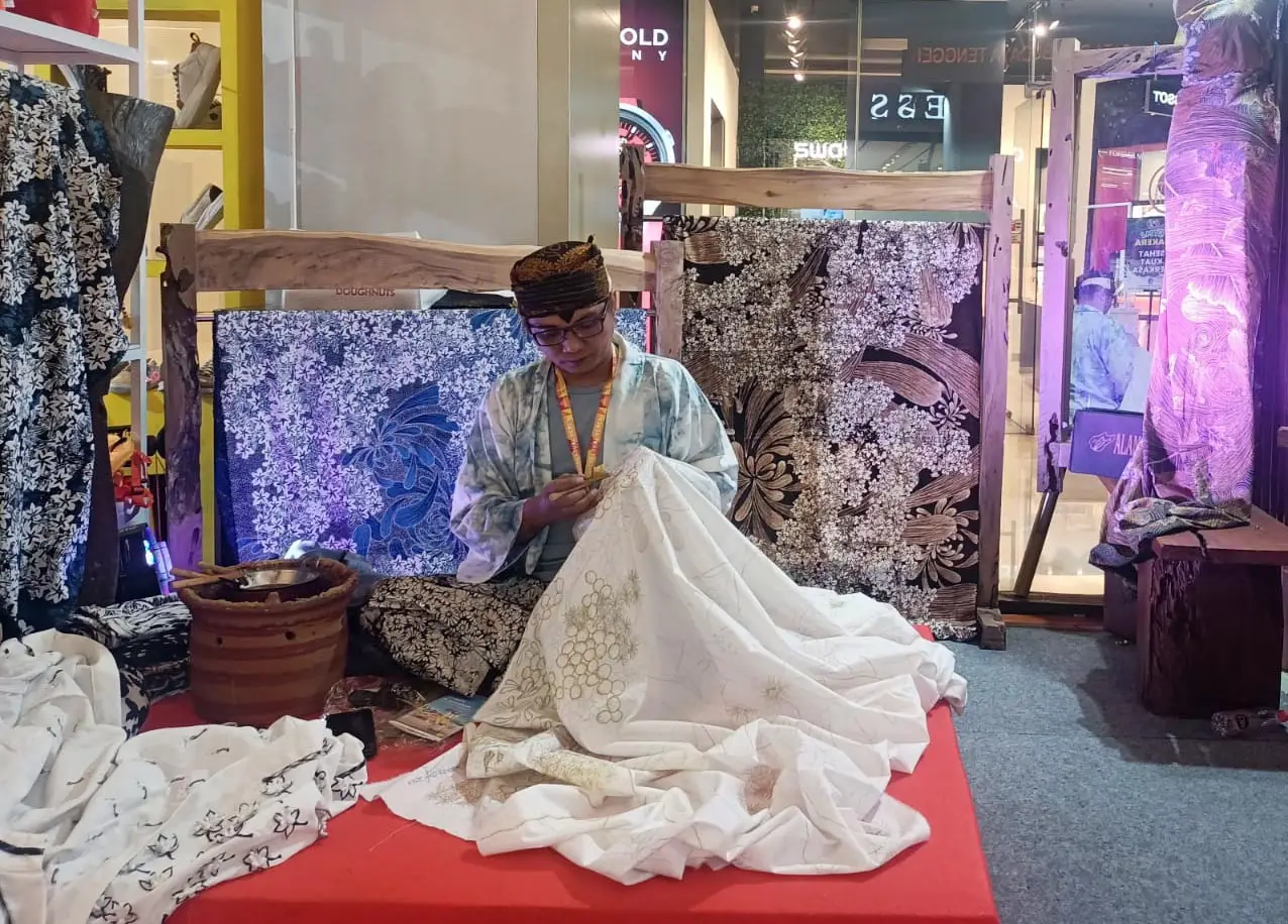 Batik Pewarna Alami...