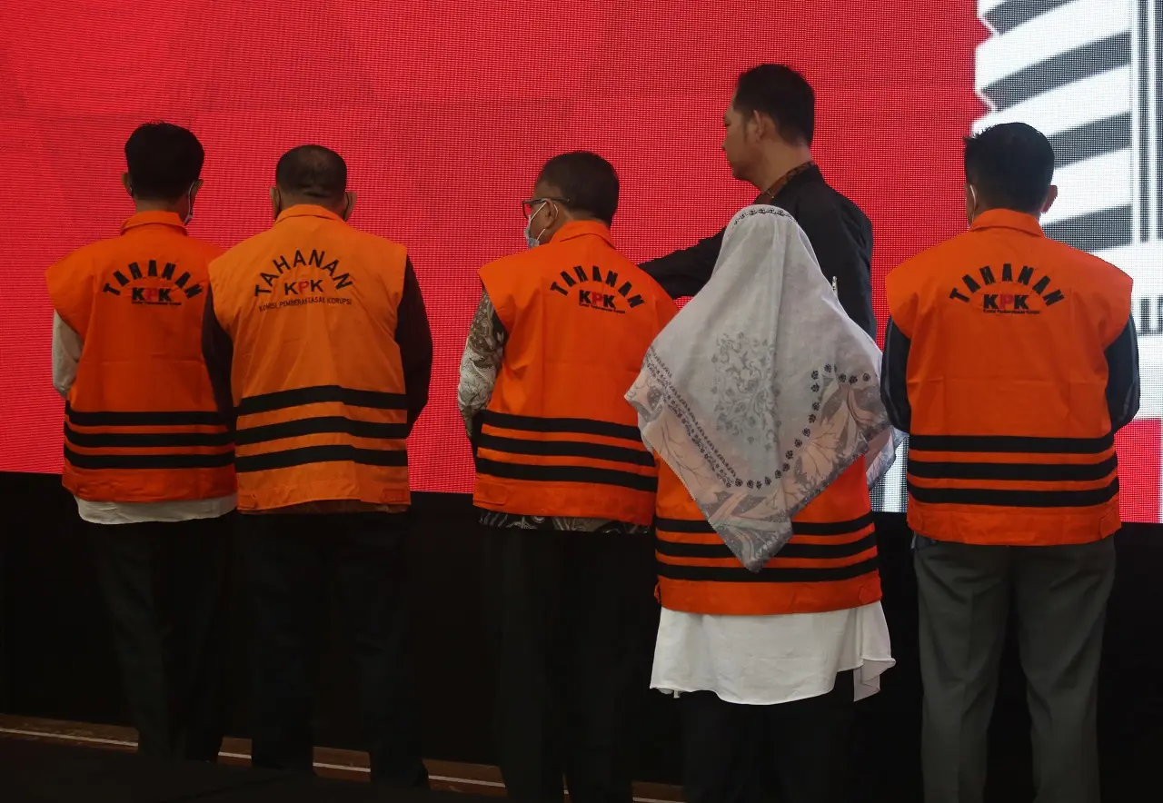 KPK Kembali Tahan Anggota...