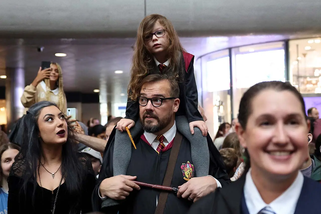 Hogwarts Day, Ribuan...