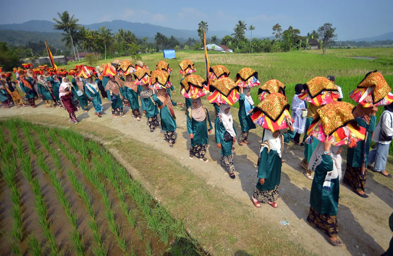 Arak-arakan Pekan Kebudayaan...