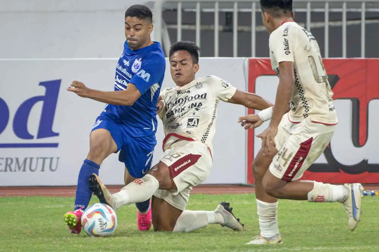 PSIS Semarang Kalahkan...