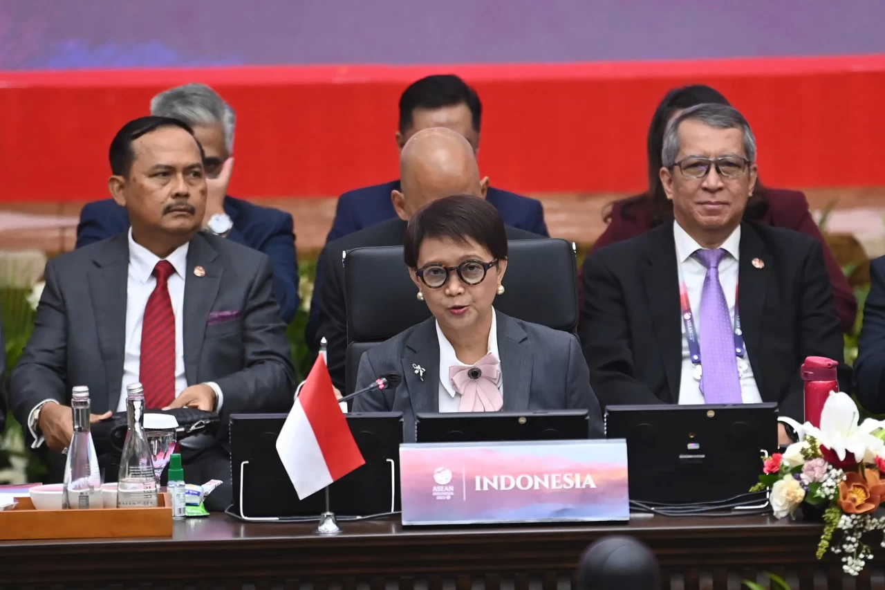 Pertemuan Menteri Luar...