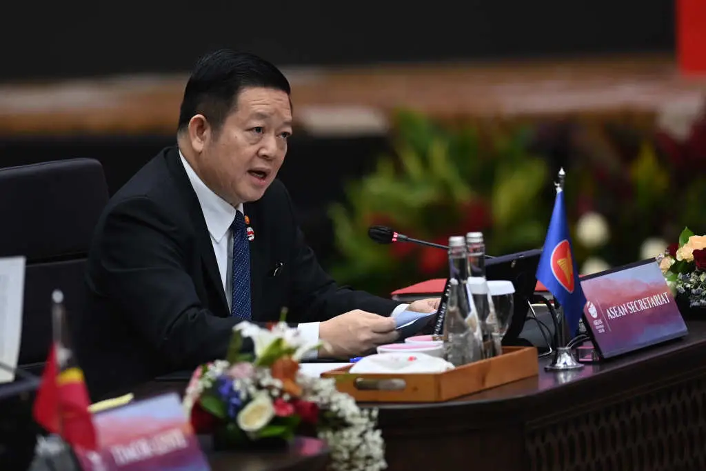 Pertemuan Menteri Luar...