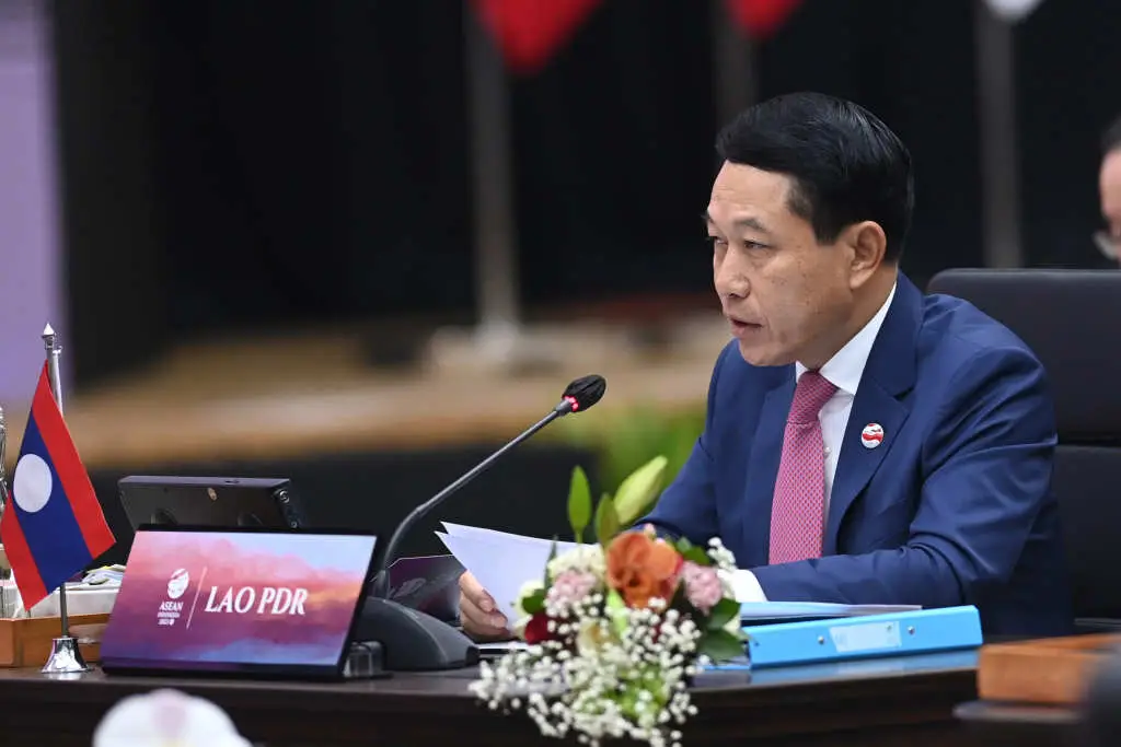 Pertemuan Menteri Luar...