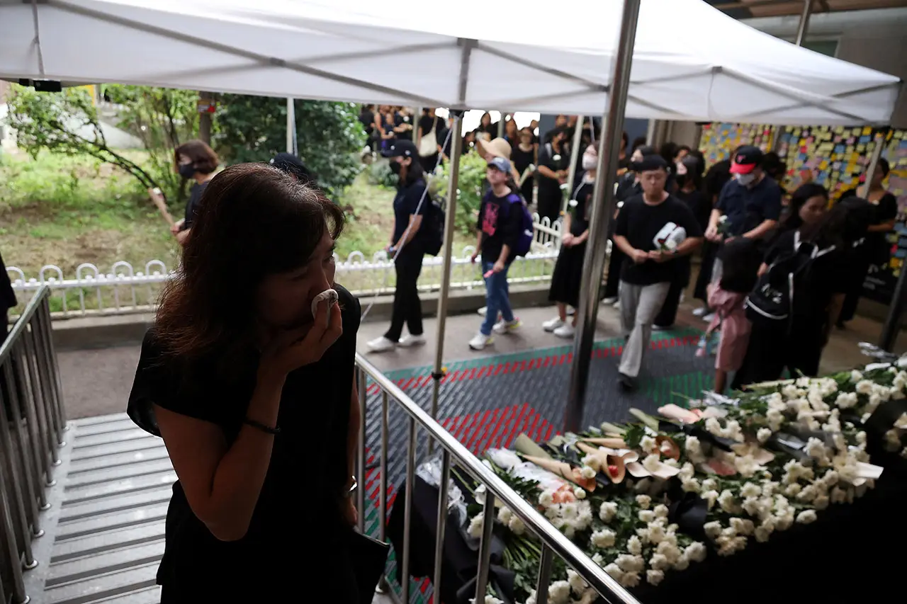 Guru Bunuh Diri Diduga...