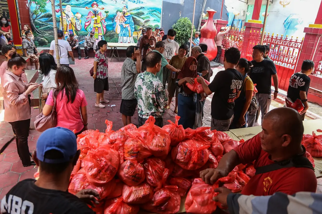 Warga Serbu Pembagian...
