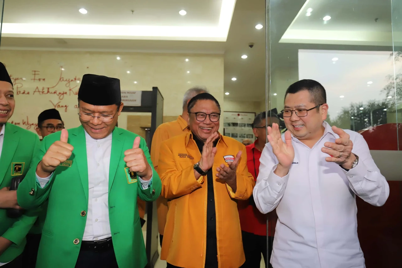 Rapatkan Barisan, Partai...
