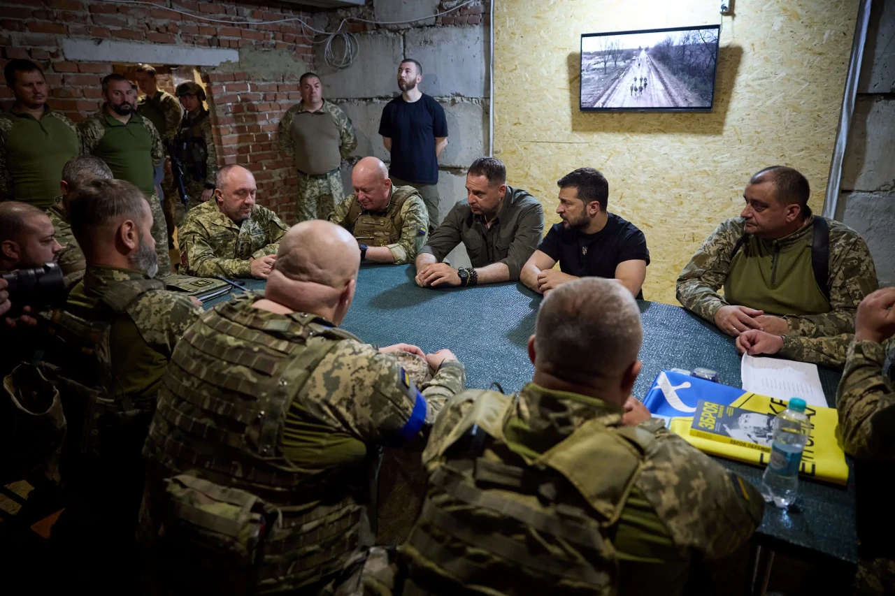 Usai Copot Menhan Ukraina,...